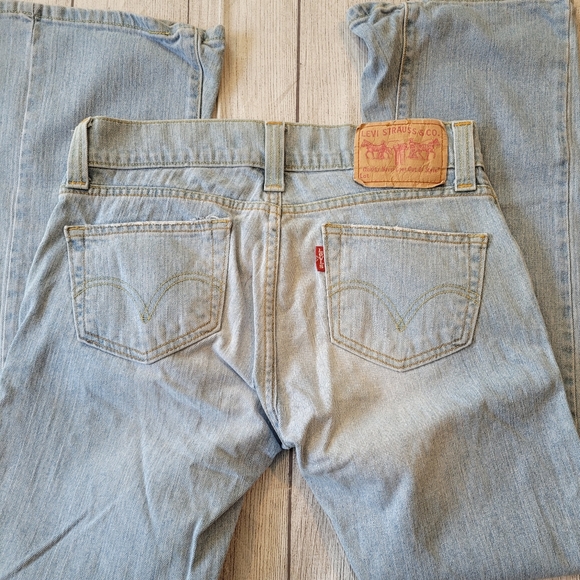 •SOLD• Levi's 527 •Size 9• Juniors Low Rise Lightwash Slouch Flare Denim Jeans